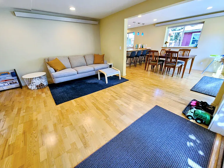 6200 24th Ave NE #2 — Photo 3