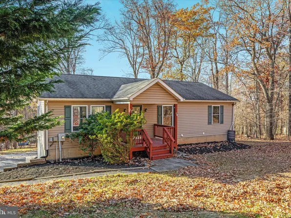 351 Cub Run Ln, Harpers Ferry, WV 25425