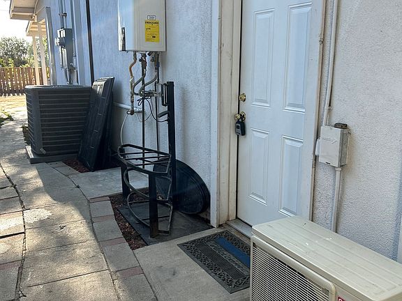 2nd image of 3013 Floral Ave