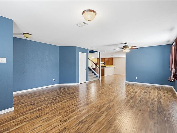5th image of 4957 Thorn Hollow Dr