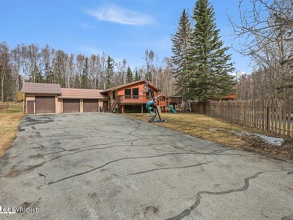 3rd image of 22545 Lampert Cir