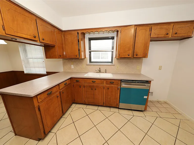 8519 Leader St — Photo 17