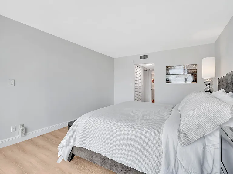 1 Harbourside Dr #4502 — Photo 38