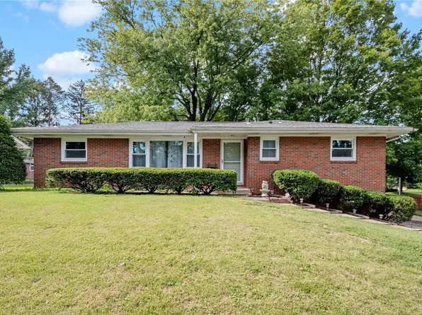 42 Dorchester Dr, Belleville, IL 62223