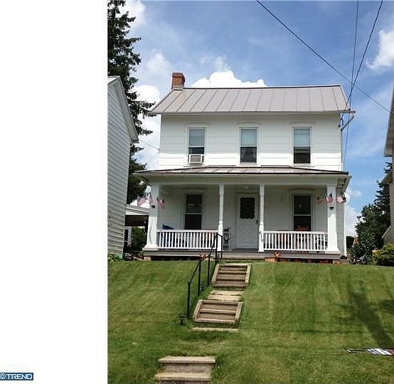 2nd image of 619 Main St
