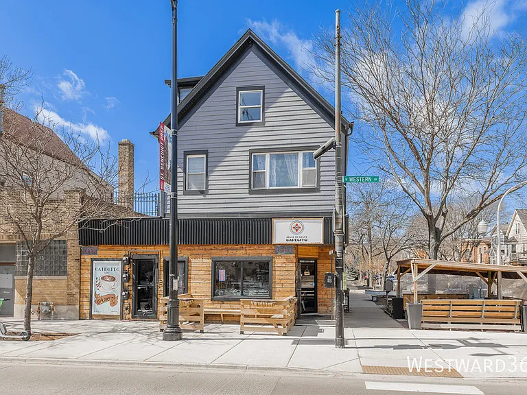 2411 W Belle Plaine Ave #2 — Photo 14