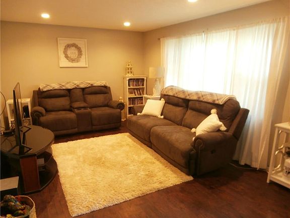 2nd image of 63 Keewaydin Dr