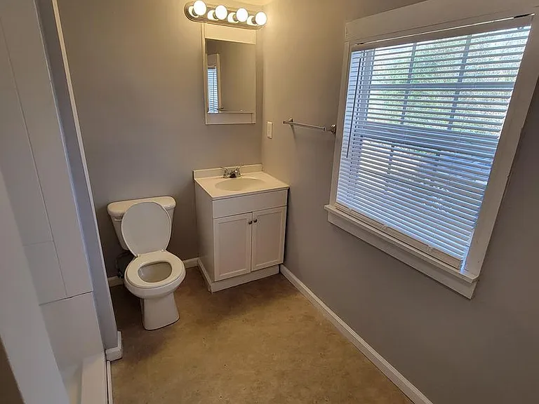 1013 Attica St — Photo 15