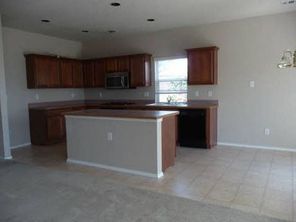 Large open modern kitchen