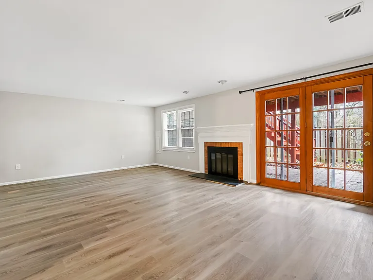 10106 Bosworth Ct — Photo 7