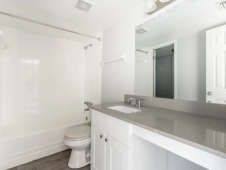 River View Apartments — Photo 29