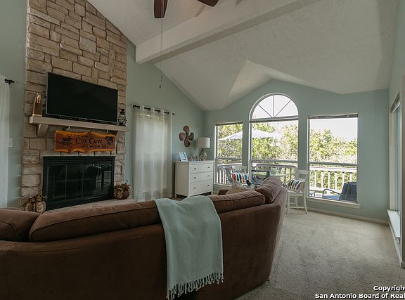4th image of 1204 Lakeside Dr E