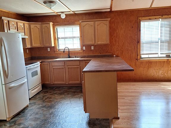 3rd image of 1904 N Houston St