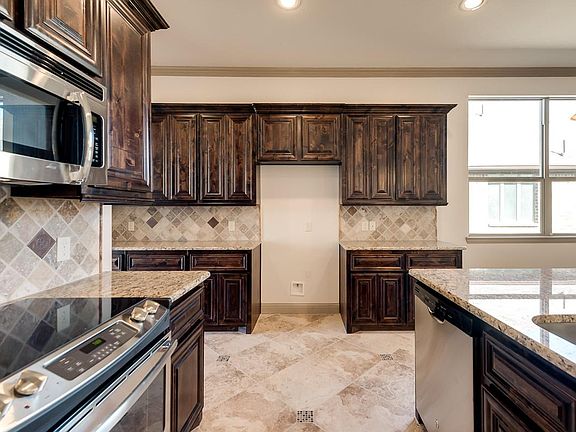 4th image of 1328 River Oak Ln