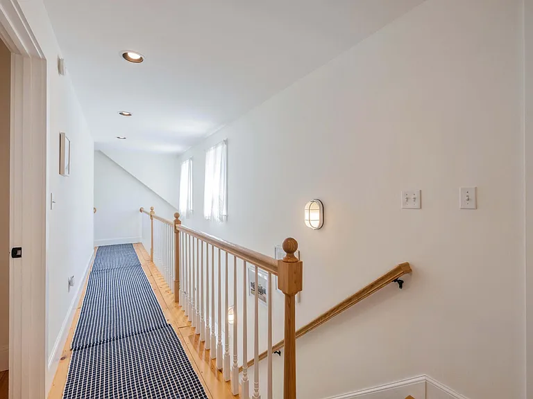 14 Woodland Ave — Photo 32