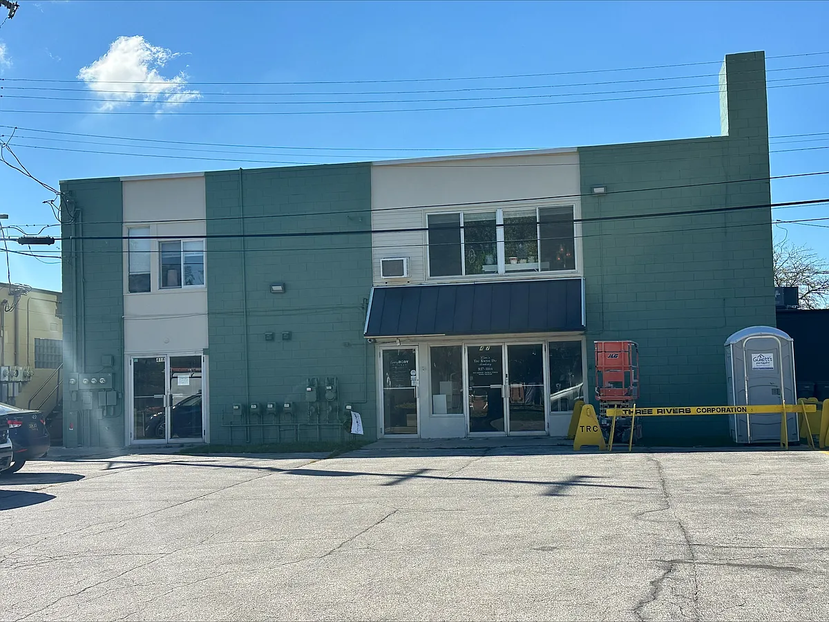 Building Photo - 419 S Saginaw Rd #4