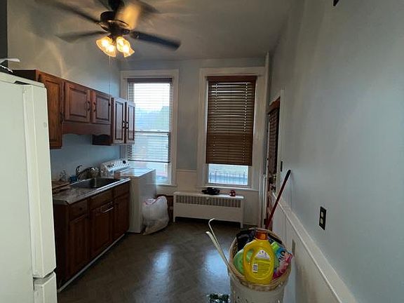 5th image of 15 Vanderwerken Ave #1
