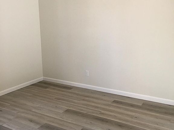 3rd image of 832 1st St W #2