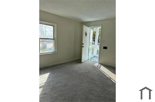 Building Photo - 4137 E 59th St #1