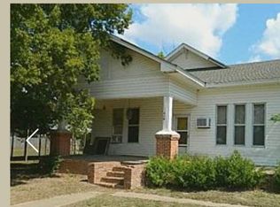 310 S Robinson Ave, Jewett, TX 75846