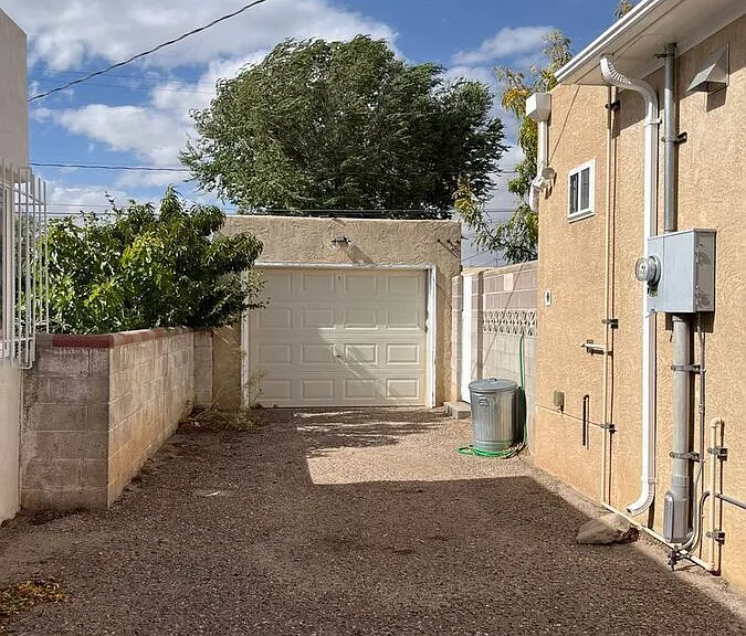 435 Lafayette Pl NE — Photo 3