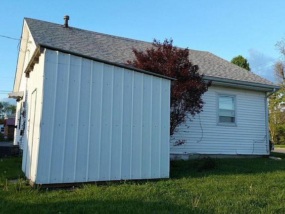 3rd image of 104 Nora Ave