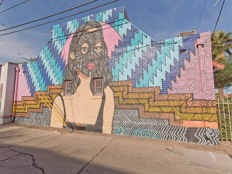Space on 6th — Photo 6
