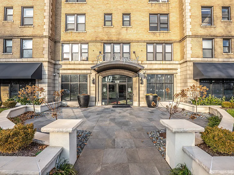 4386 W Pine Blvd #1 — Photo 3