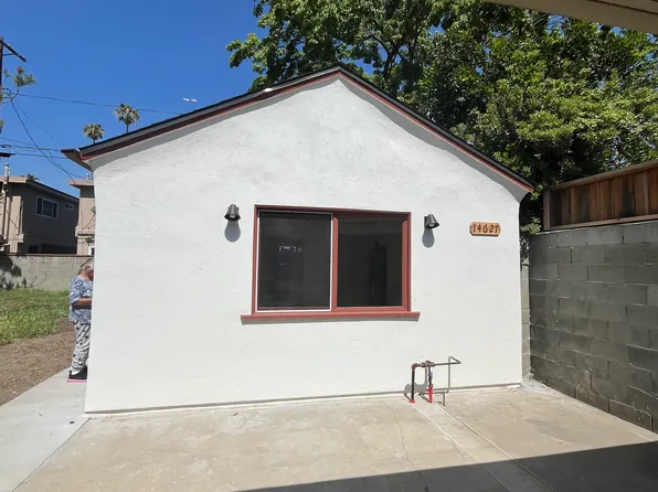 14629 Haynes St, Van Nuys, CA 91411