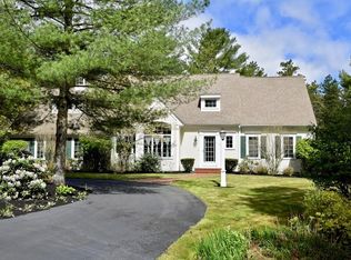 2 Pine Needle Ln, Wareham, MA 02571