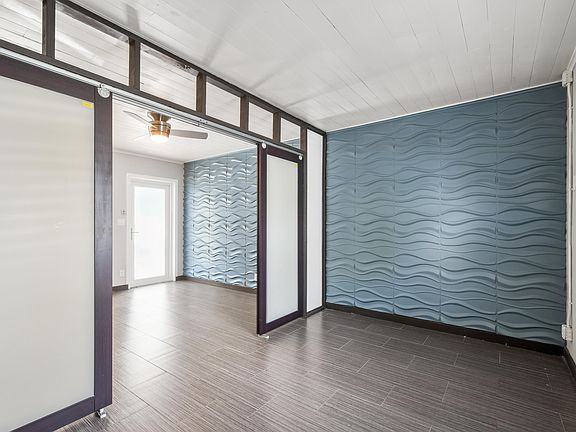 4th image of 3021 N Ocean Dr #9