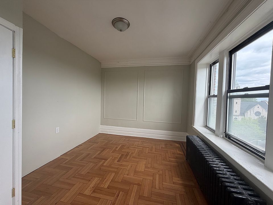 1st image of 241-243 Roseville Ave #501