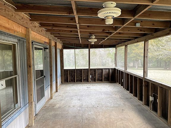 3rd image of 133 Hidden Ln