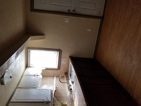 3rd image of 528 N Louisa Ave APT C
