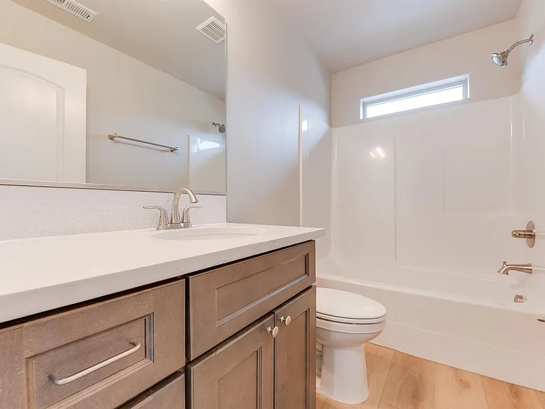 79 E 22nd Pl — Photo 10