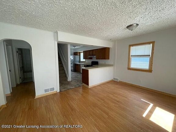 4th image of 1314 W Barnes Ave