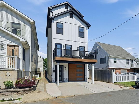 2nd image of 2 Brainard Avenue