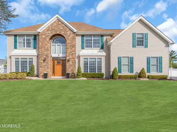 9 Bray Hollow Court, Freehold, NJ 07728