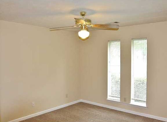 4th image of 186 S Burbank Dr