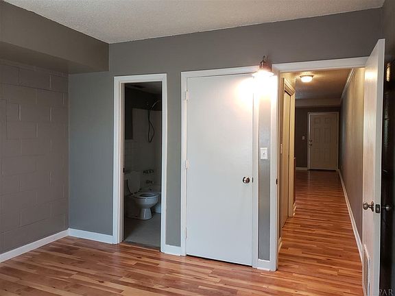 4th image of 1177 E Lloyd St #307