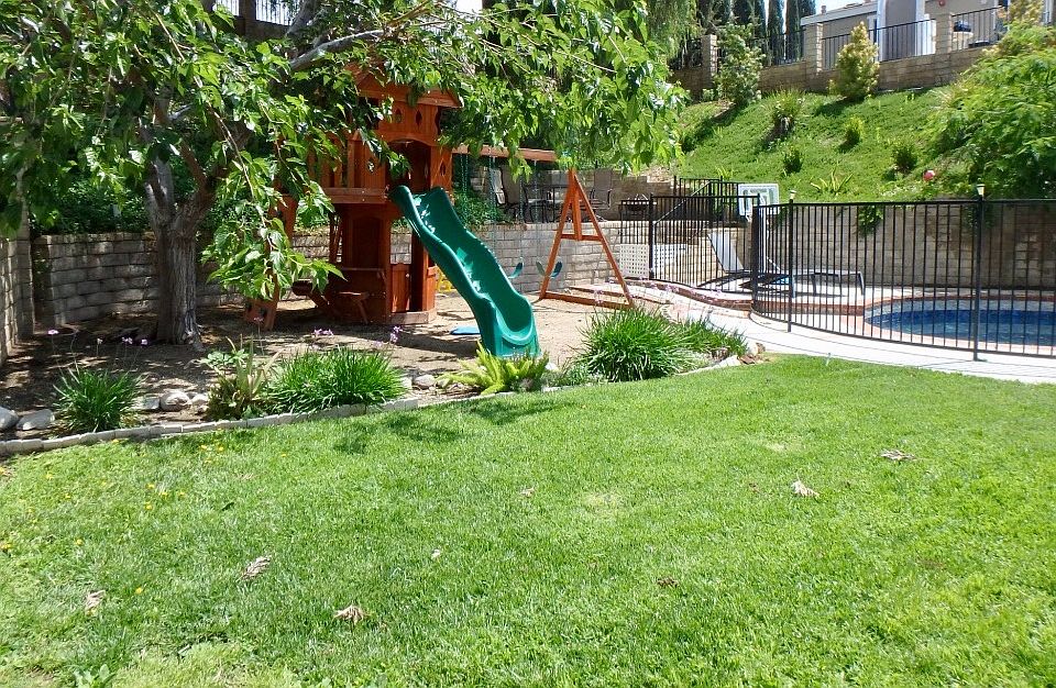 2nd image of 2818 N Gale St