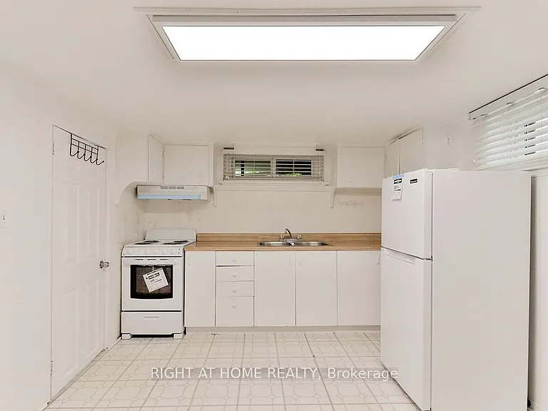 43 Bertram St #BASEMENT — Photo 3