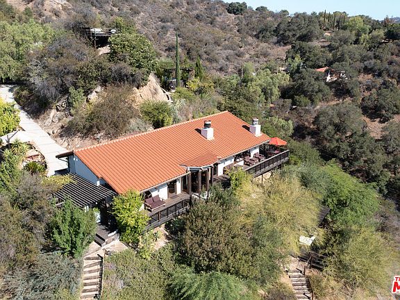 2nd image of 1738 1/4 Topanga Skyline Dr