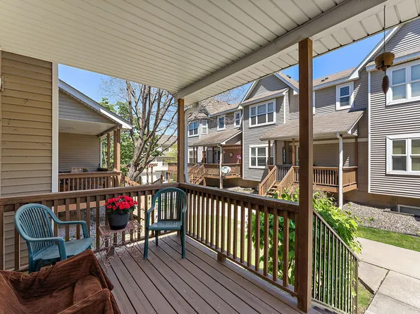 21 River Bend Pl, Chaska, MN 55318