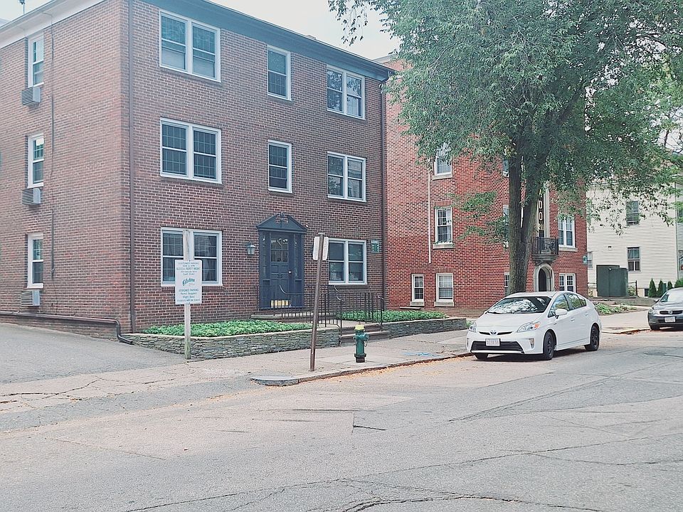 1st image of 215 Waterman St APT 7