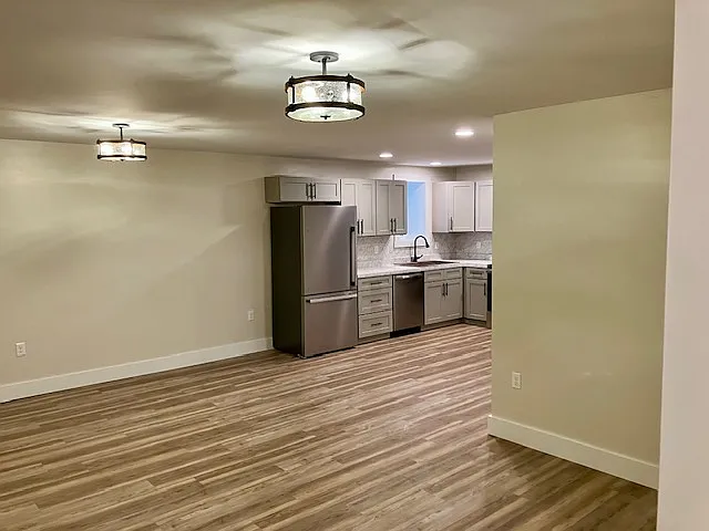 275 W Market St — Photo 2
