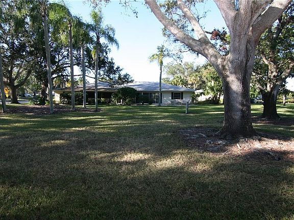 2nd image of 6918 W Country Club Dr N