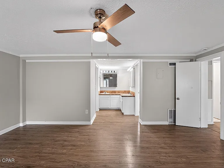 14108 Pelican St — Photo 11
