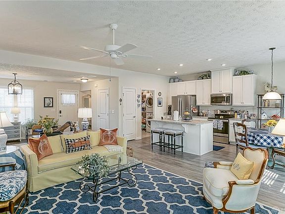 5th image of 3630 Garrett Dr