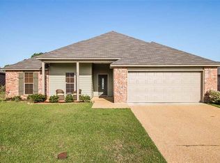 612 Carson Dr, Byram, MS 39272